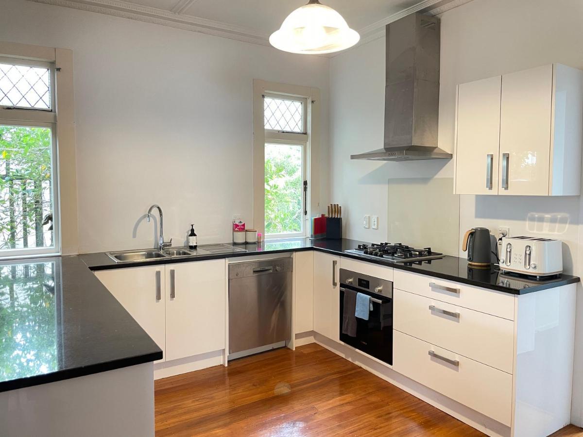 Spacious Retreat Near Ferry & Mall Wellington Exterior photo