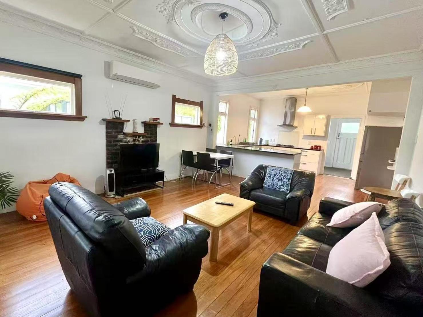 Spacious Retreat Near Ferry & Mall Wellington Exterior photo