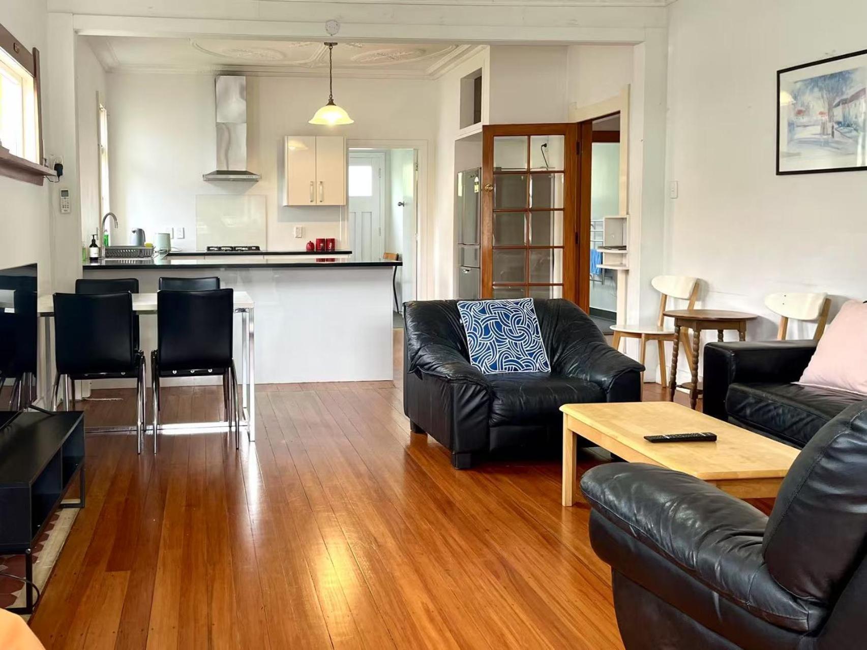 Spacious Retreat Near Ferry & Mall Wellington Exterior photo
