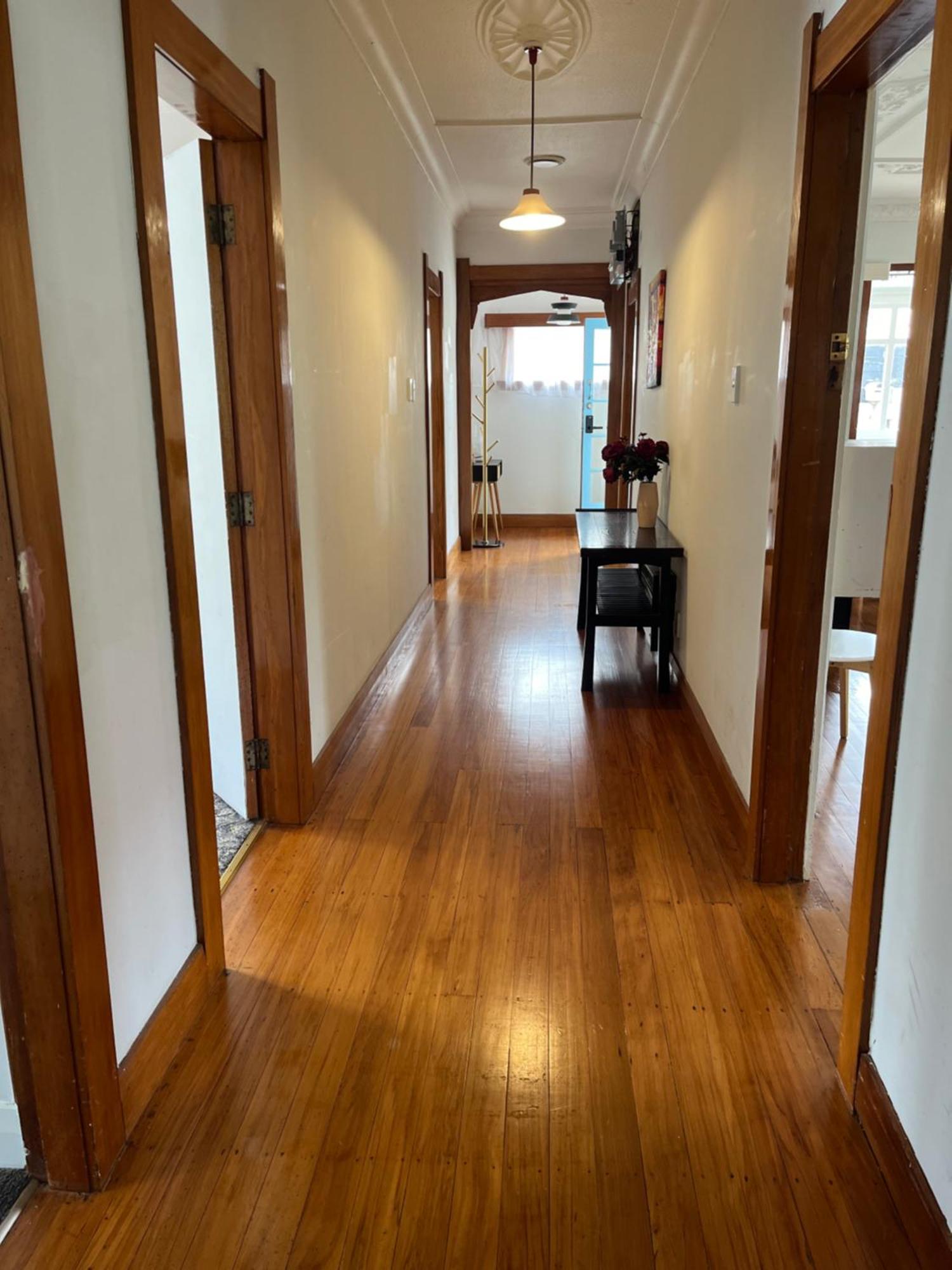 Spacious Retreat Near Ferry & Mall Wellington Exterior photo